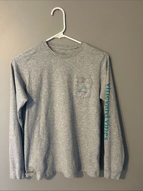 Vineyard Vines Heather Gray Long-Sleeve Pocket Tee with Teal Logo Boy’s Medium